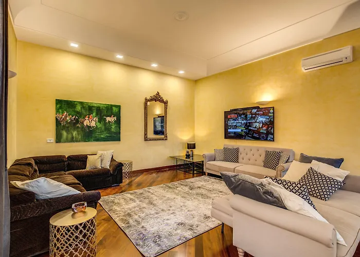 Downtown Srl - Imperial Panorama Penthouse * Rom